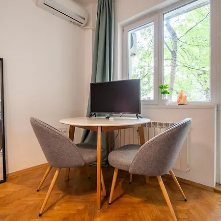 Gem By Vitoshka Street Apartman