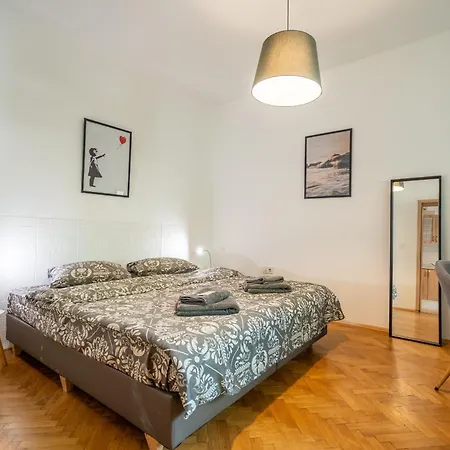 Gem By Vitoshka Street Appartement