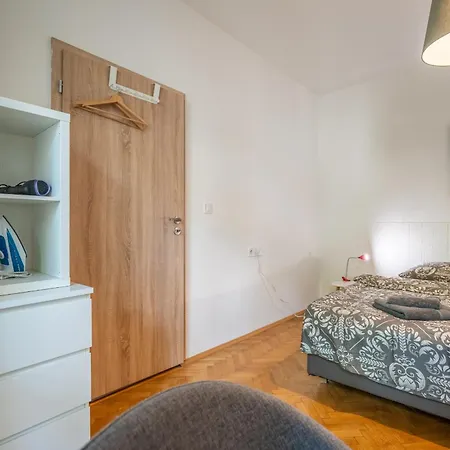 Gem By Vitoshka Street *