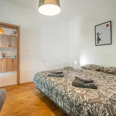 Gem By Vitoshka Street Szófia